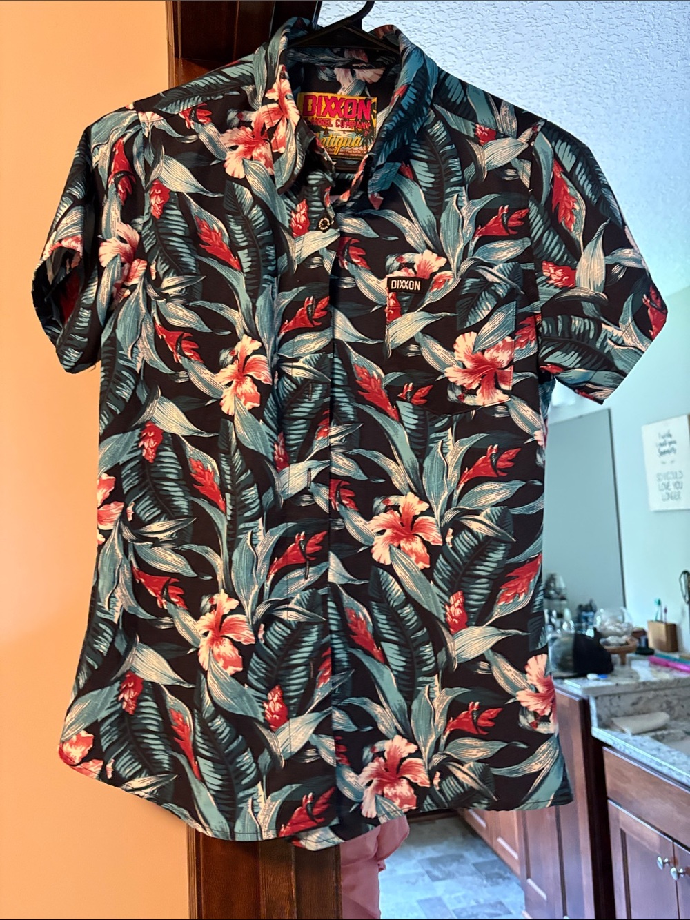 DIXXON Black Tropical Floral Short-Sleeve Button-Up with Teal and Red